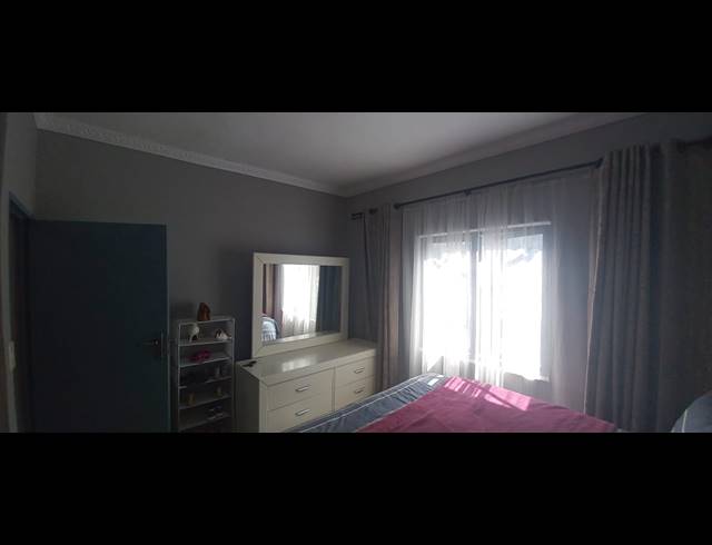 2 BEDROOM FLAT FOR SALE IN MORNINGSIDE